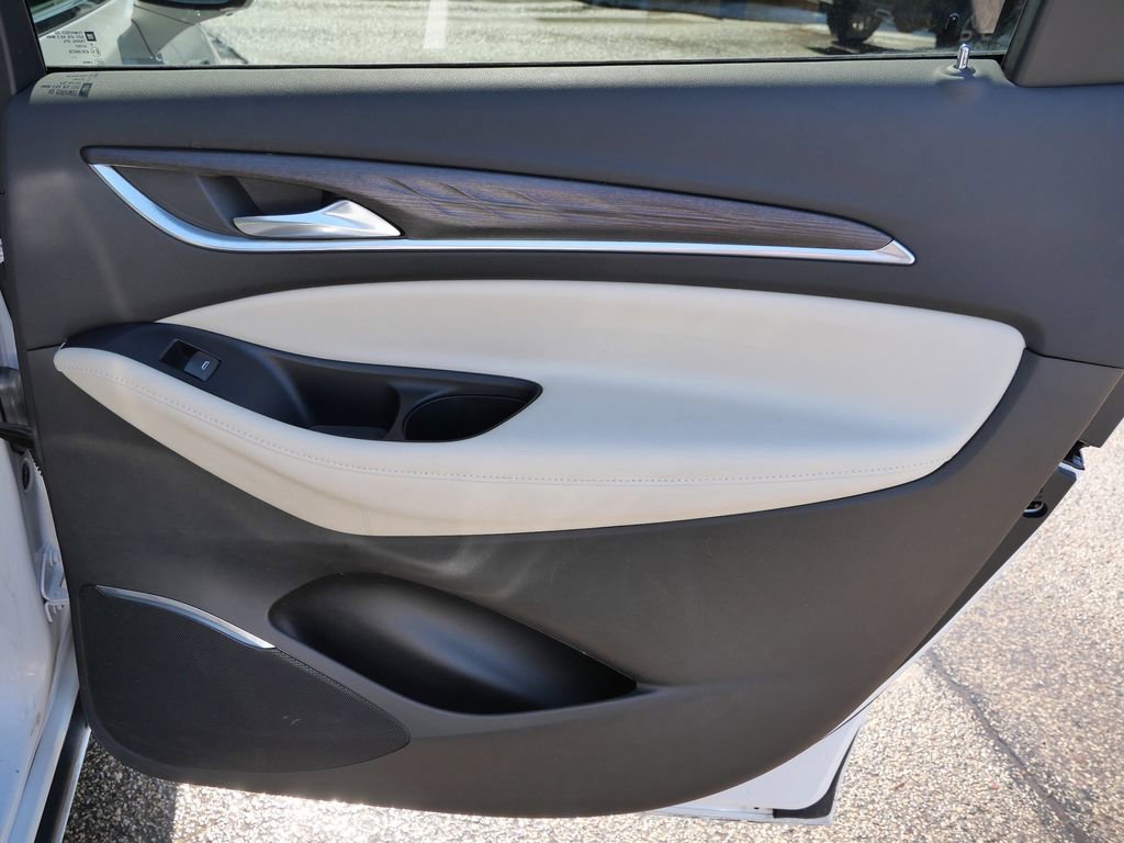 Used 2022 Buick Enclave Avenir w/ Avenir Technology Package image 18