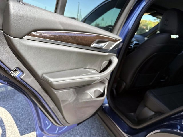 Used 2025 BMW X4 xDrive30i image 13