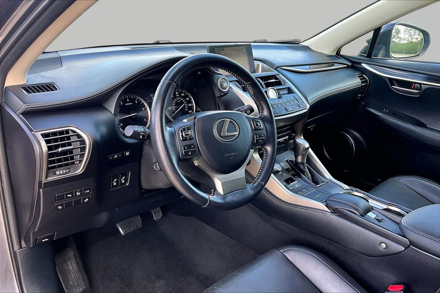 Used 2016 Lexus NX 200t FWD w/ Luxury Package image 18