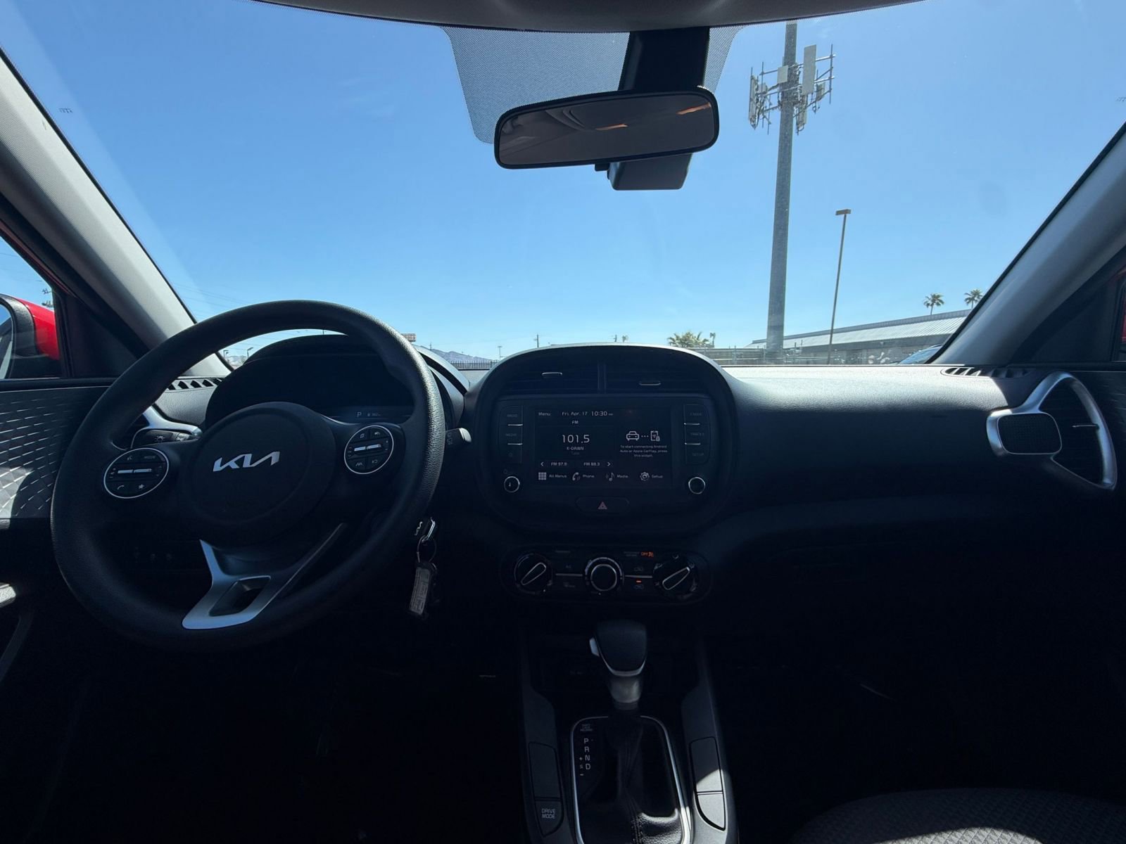 Used 2025 Kia Soul LX w/ LX Technology Package FWD image 31
