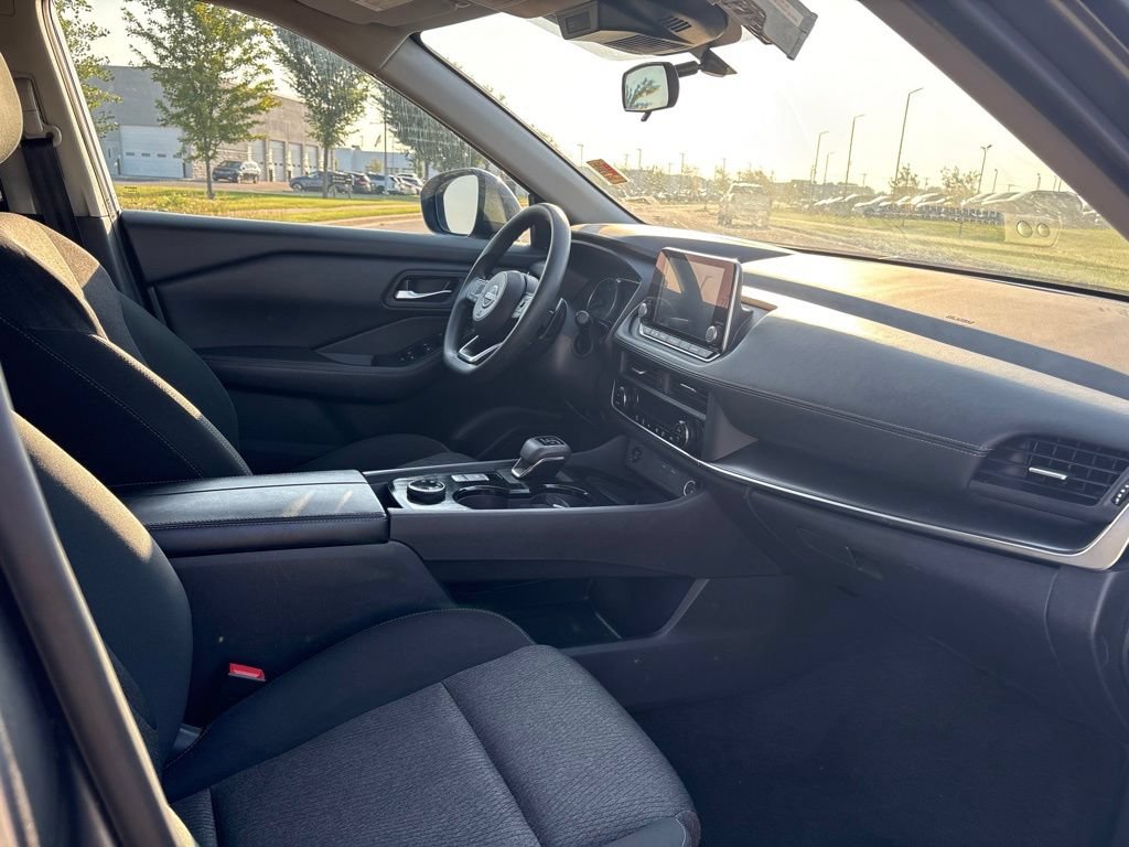Used 2024 Nissan Rogue SV AWD/4WD image 23