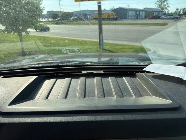 Used 2016 Ford F750 2WD Regular Cab Super Duty image 18