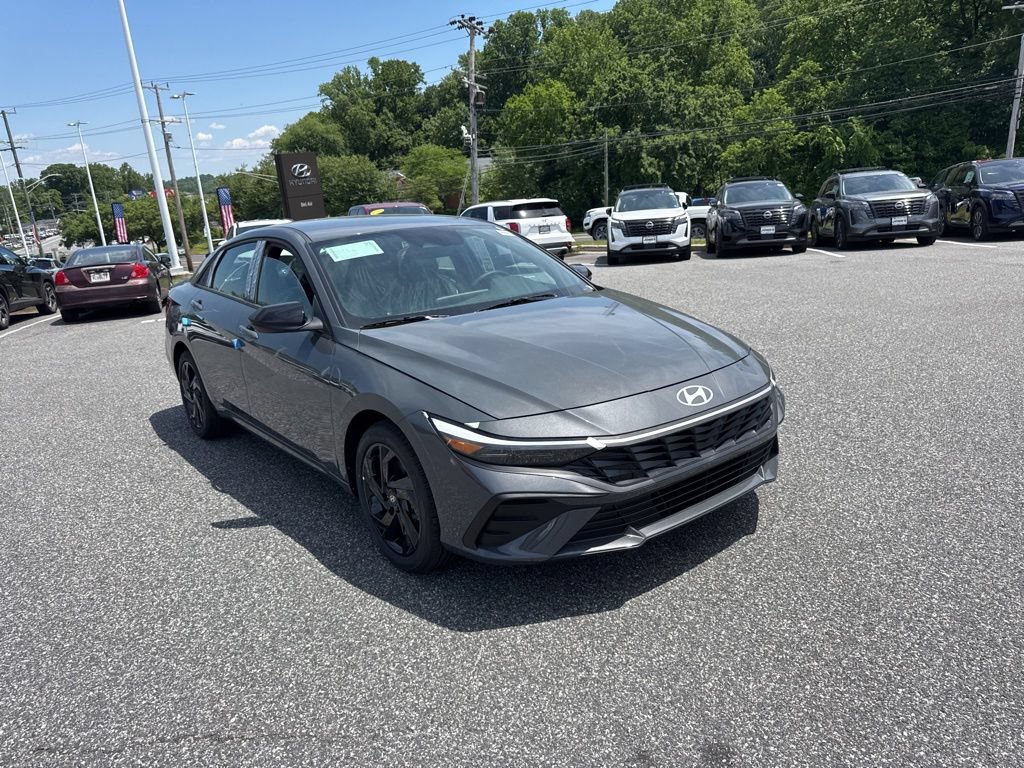 New 2026 Hyundai Elantra Sport FWD image 2