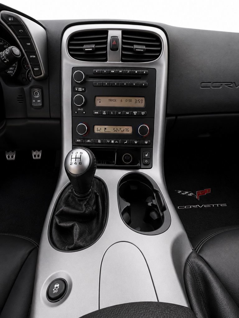 Used 2006 Chevrolet Corvette Coupe w/ Preferred Equipment Group RWD image 27