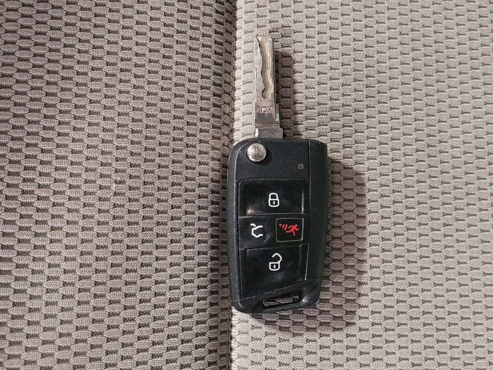 Used 2017 Volkswagen Golf S image 32