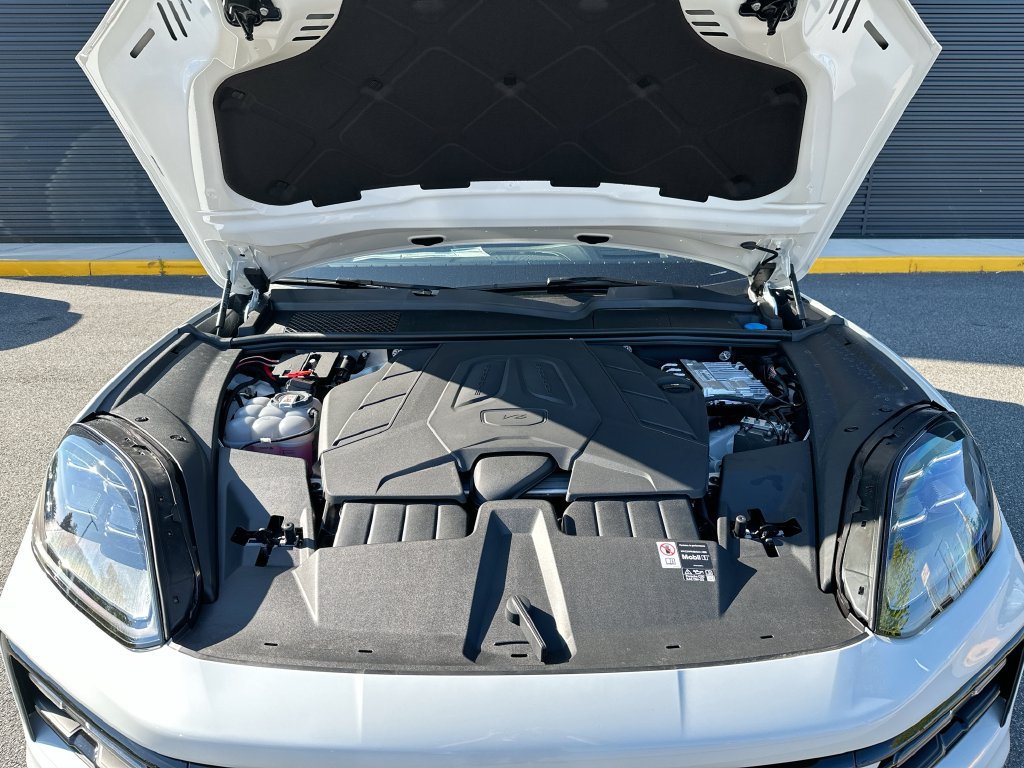 New 2026 Porsche Cayenne AWD/4WD image 33