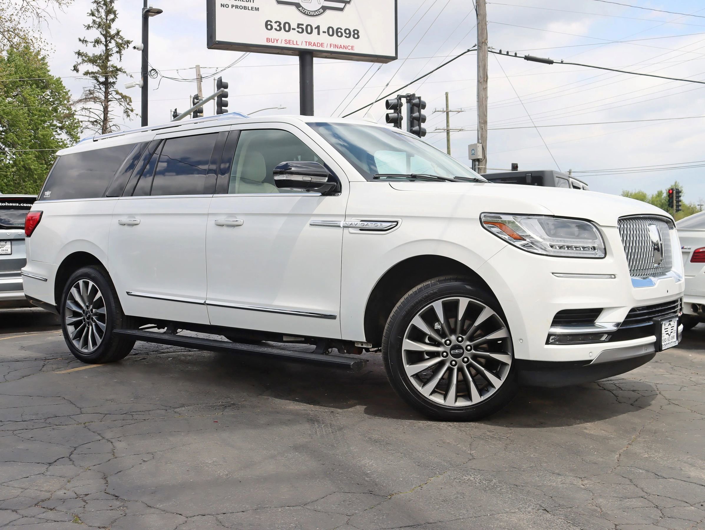 Used 2020 Lincoln Navigator L Reserve w/ Luxury Package AWD/4WD image 2