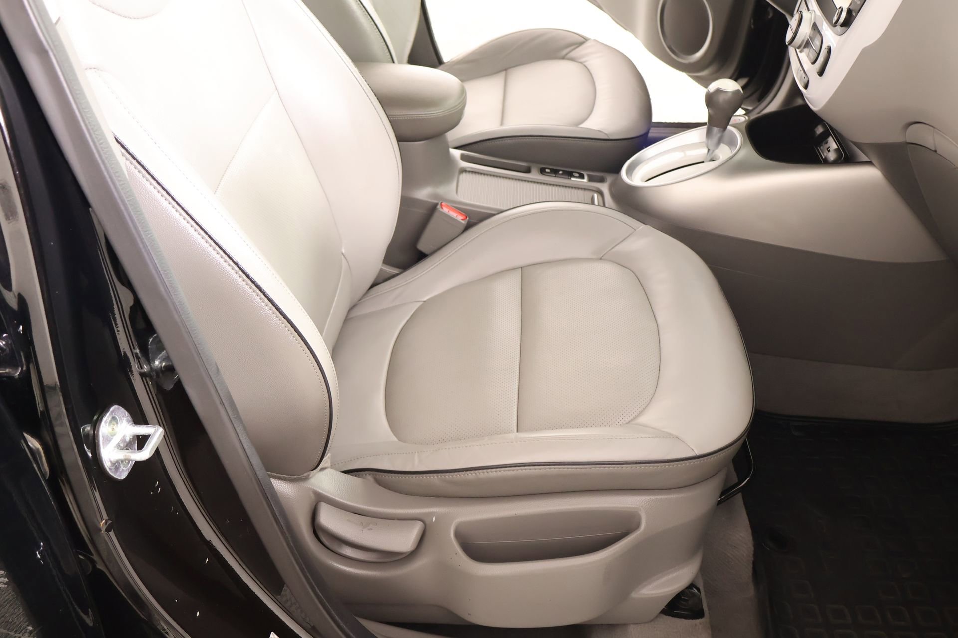 Used 2018 Kia Soul EV + image 14