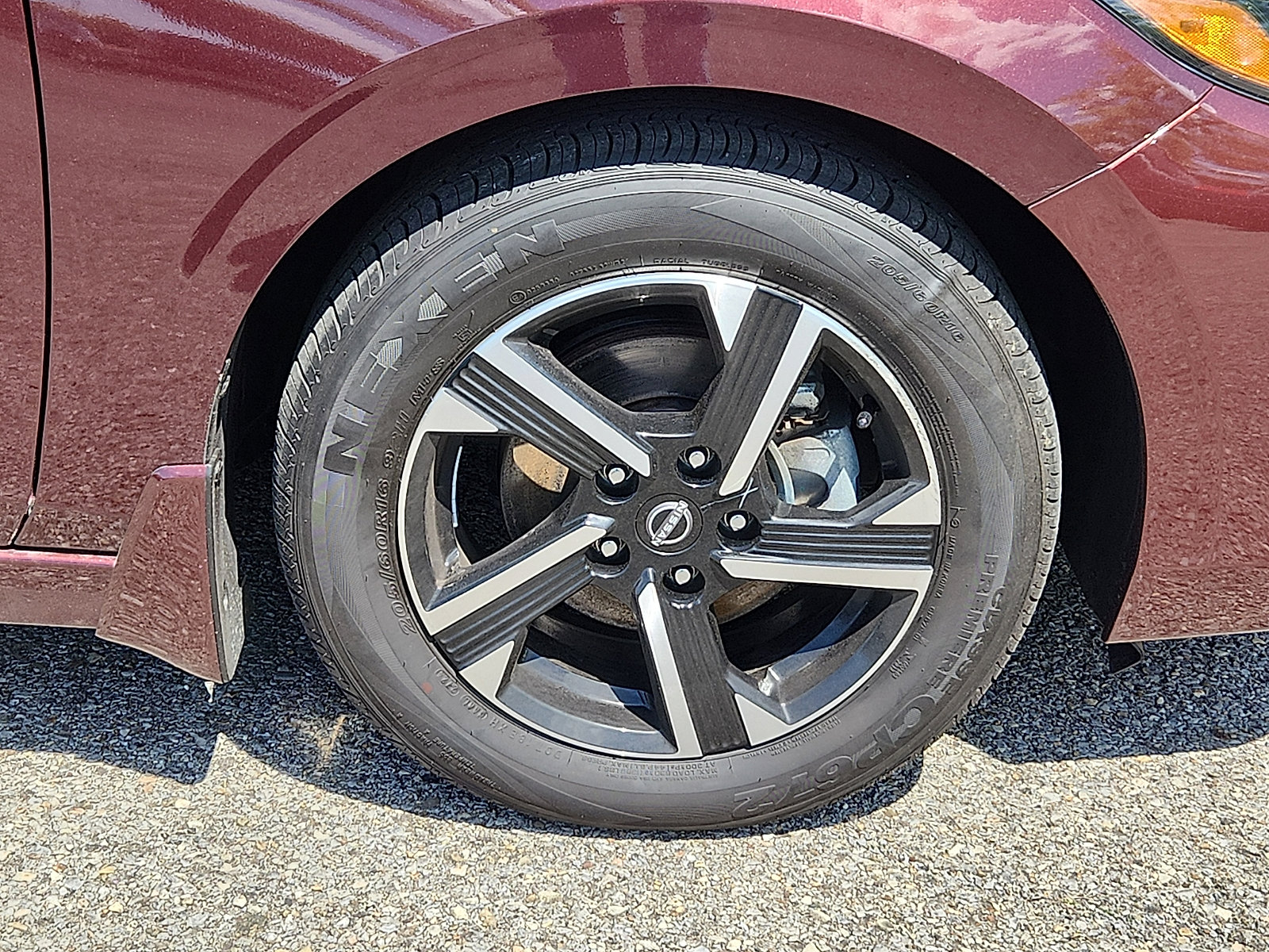 Used 2025 Nissan Sentra SV FWD image 8
