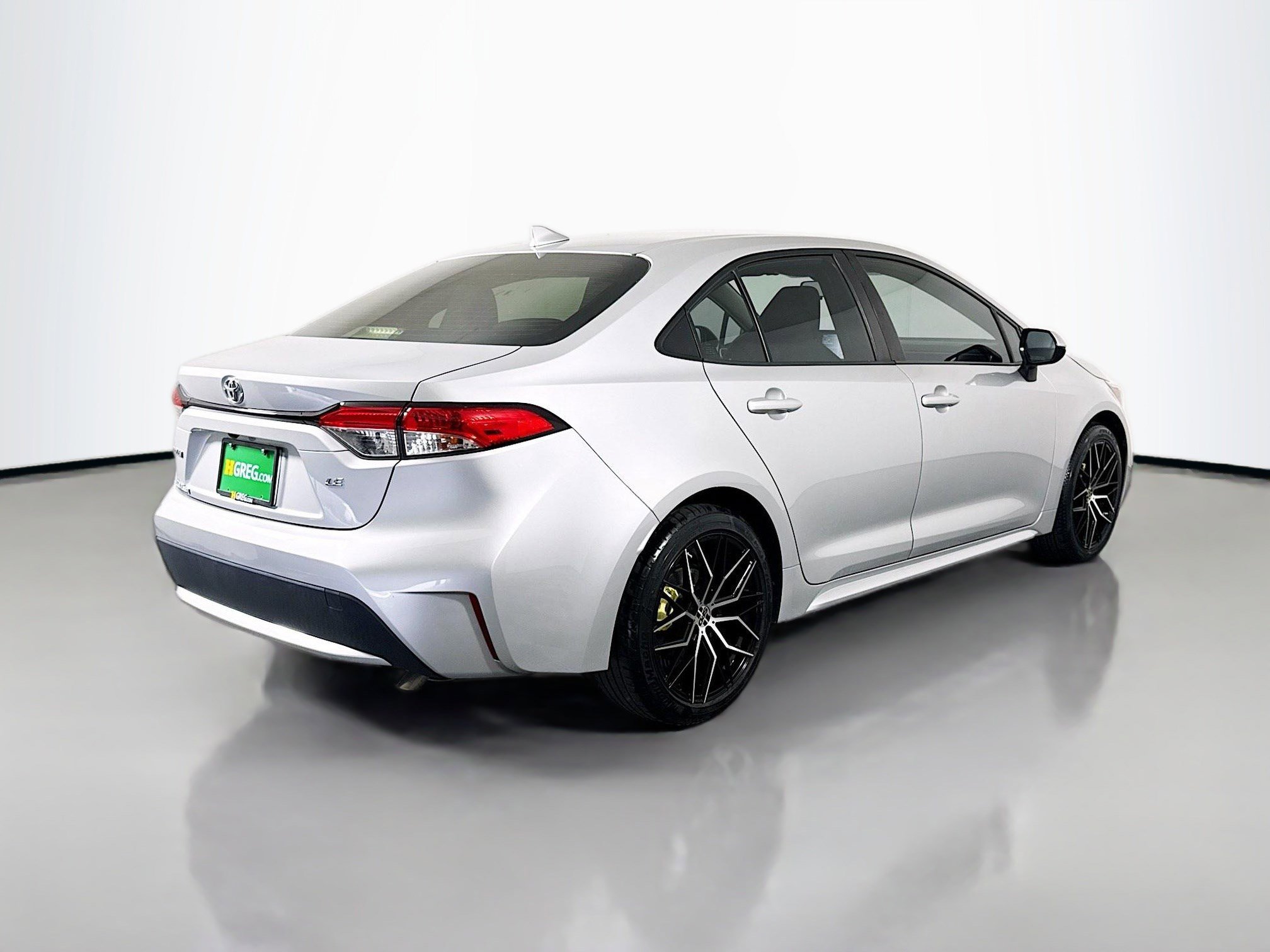 Used 2021 Toyota Corolla LE image 10