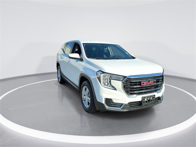 Used 2024 GMC Terrain SLE image 2