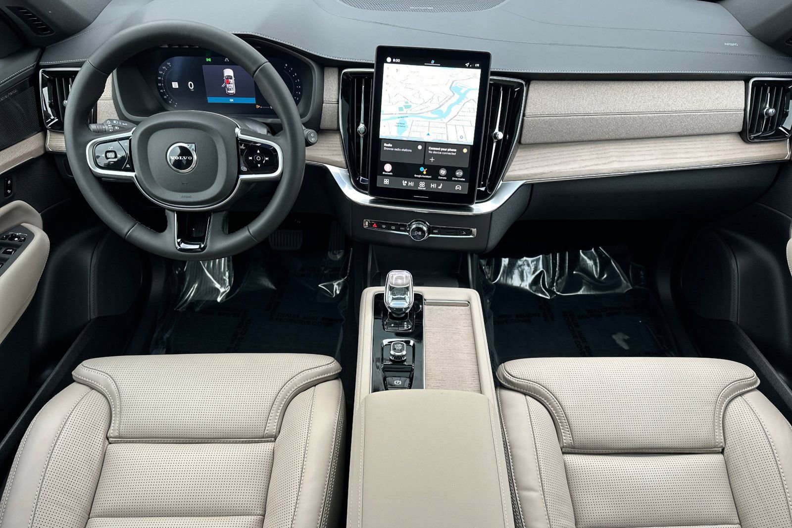 New 2026 Volvo XC90 B6 Ultra w/ Protection Package image 3