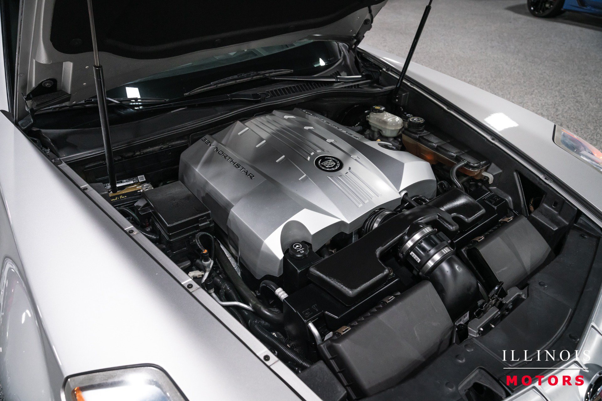 Used 2004 Cadillac XLR RWD image 30