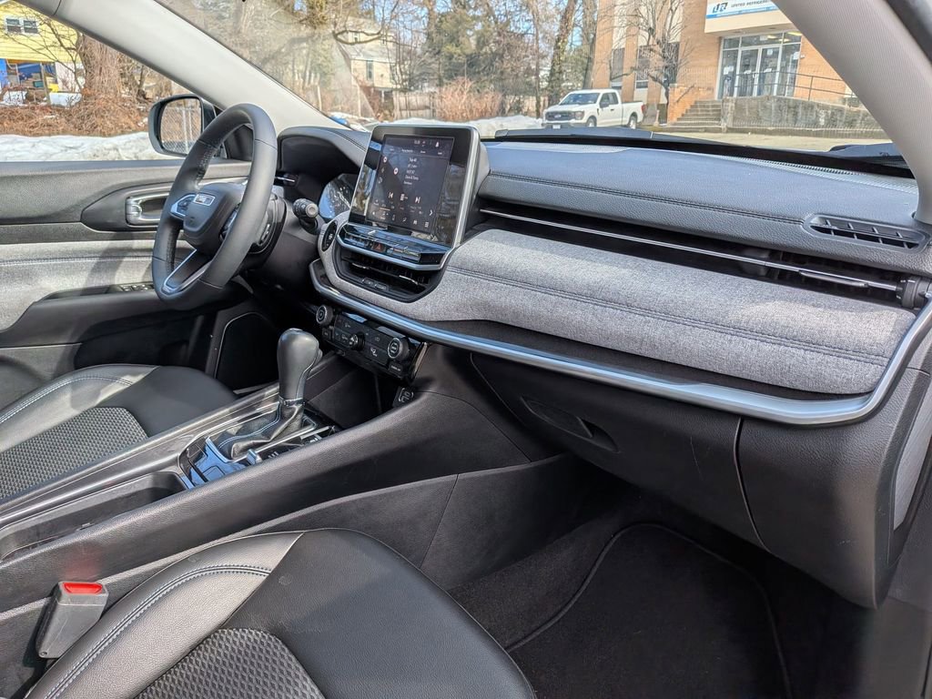 Certified 2022 Jeep Compass Latitude image 20