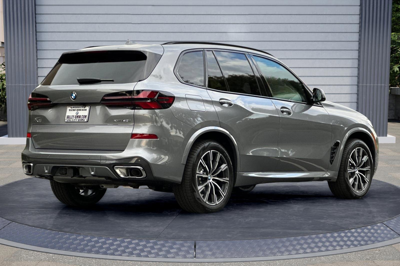 New 2026 BMW X5 xDrive40i w/ M Sport Package image 4