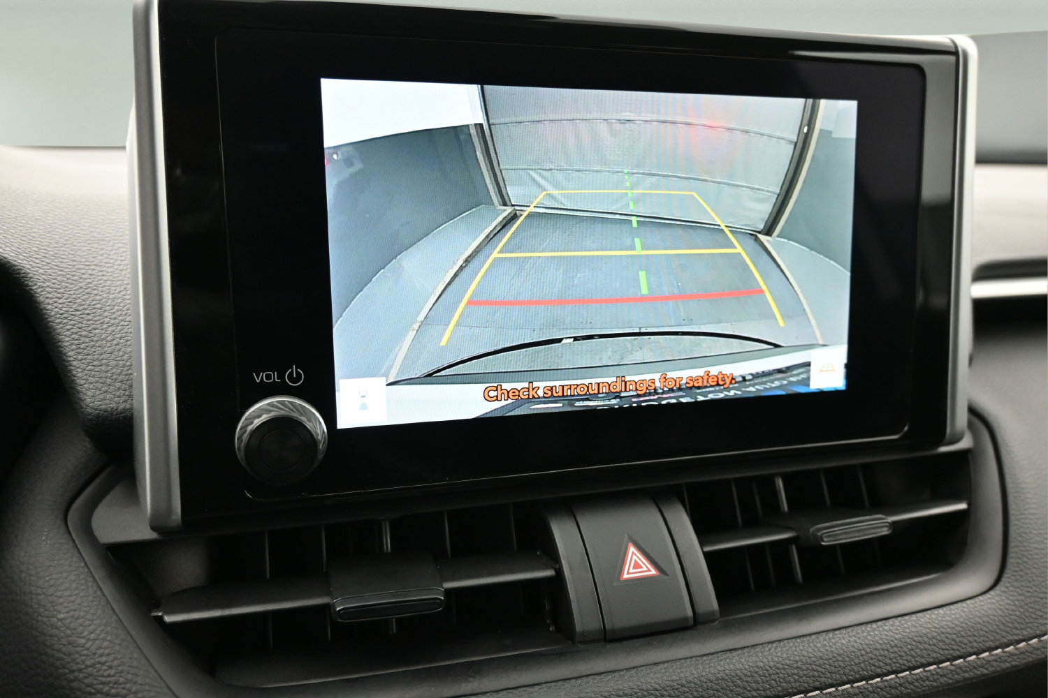 Used 2025 Toyota RAV4 XLE AWD/4WD image 17