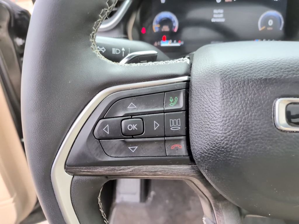 Certified 2025 Jeep Grand Cherokee L Limited w/ Luxury Tech Group II AWD/4WD image 24