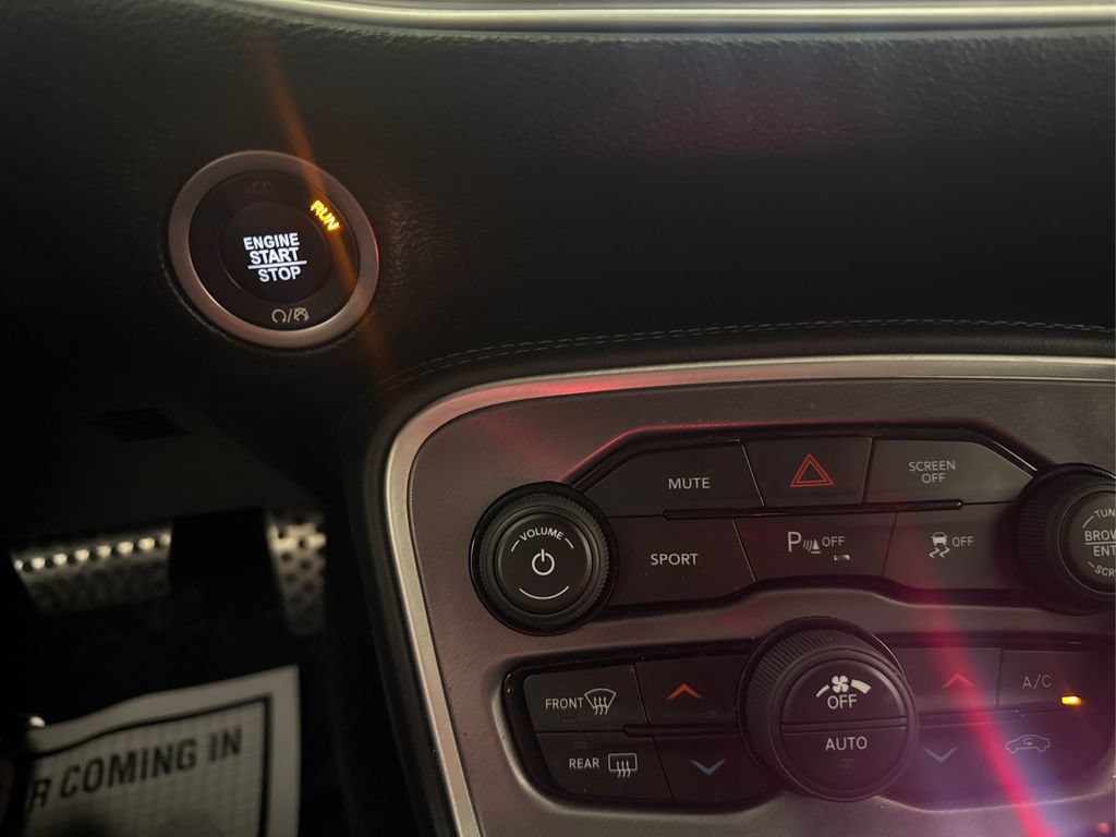 Used 2019 Dodge Challenger R/T RWD image 36