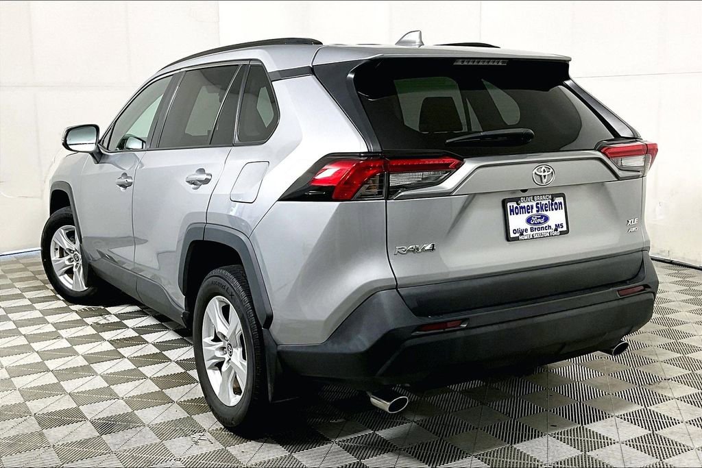 Used 2021 Toyota RAV4 XLE image 11