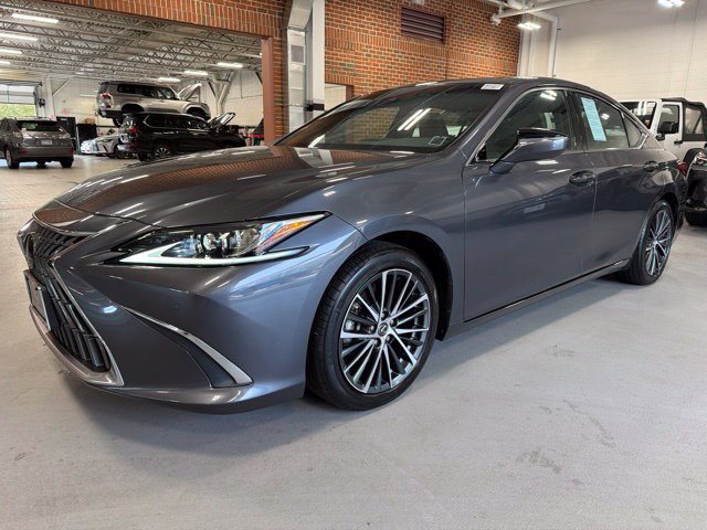 Used 2024 Lexus ES 350 w/ Premium Package FWD image 3