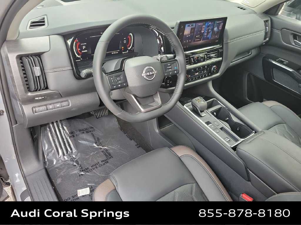 Used 2026 Nissan Pathfinder Platinum FWD image 10
