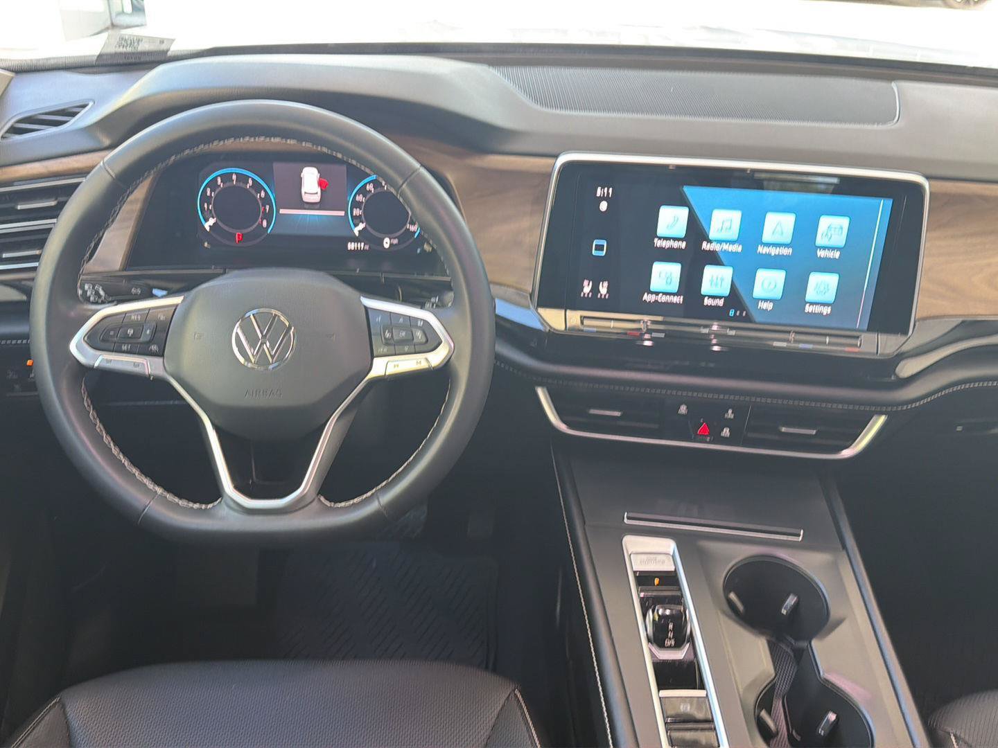 Certified 2024 Volkswagen Atlas SE FWD image 19