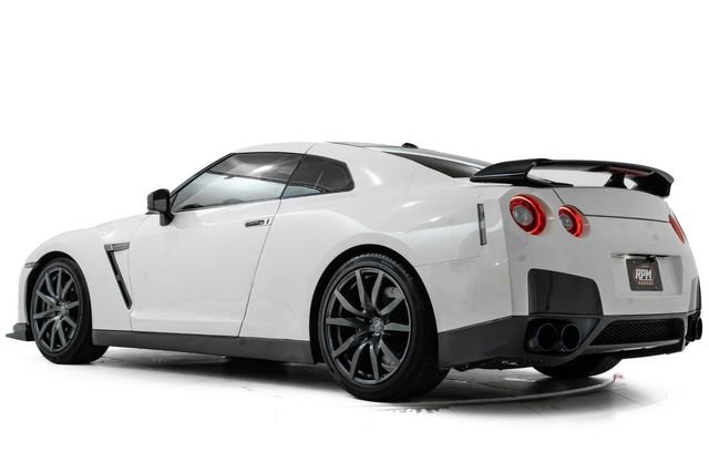 Used 2009 Nissan GT-R Premium image 10