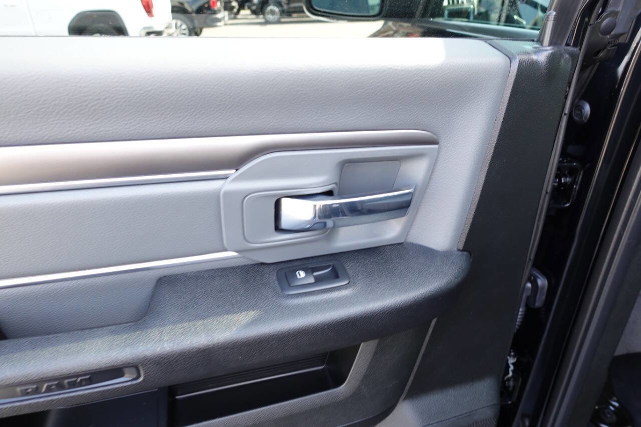 Used 2023 RAM 1500 Classic SLT w/ Electronics Convenience Group image 21