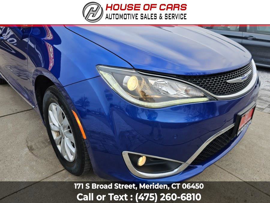 Used 2019 Chrysler Pacifica Touring-L w/ Advanced Safetytec Group image 11