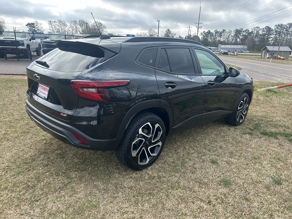 Used 2025 Chevrolet Trax RS w/ Driver Confidence Package image 10