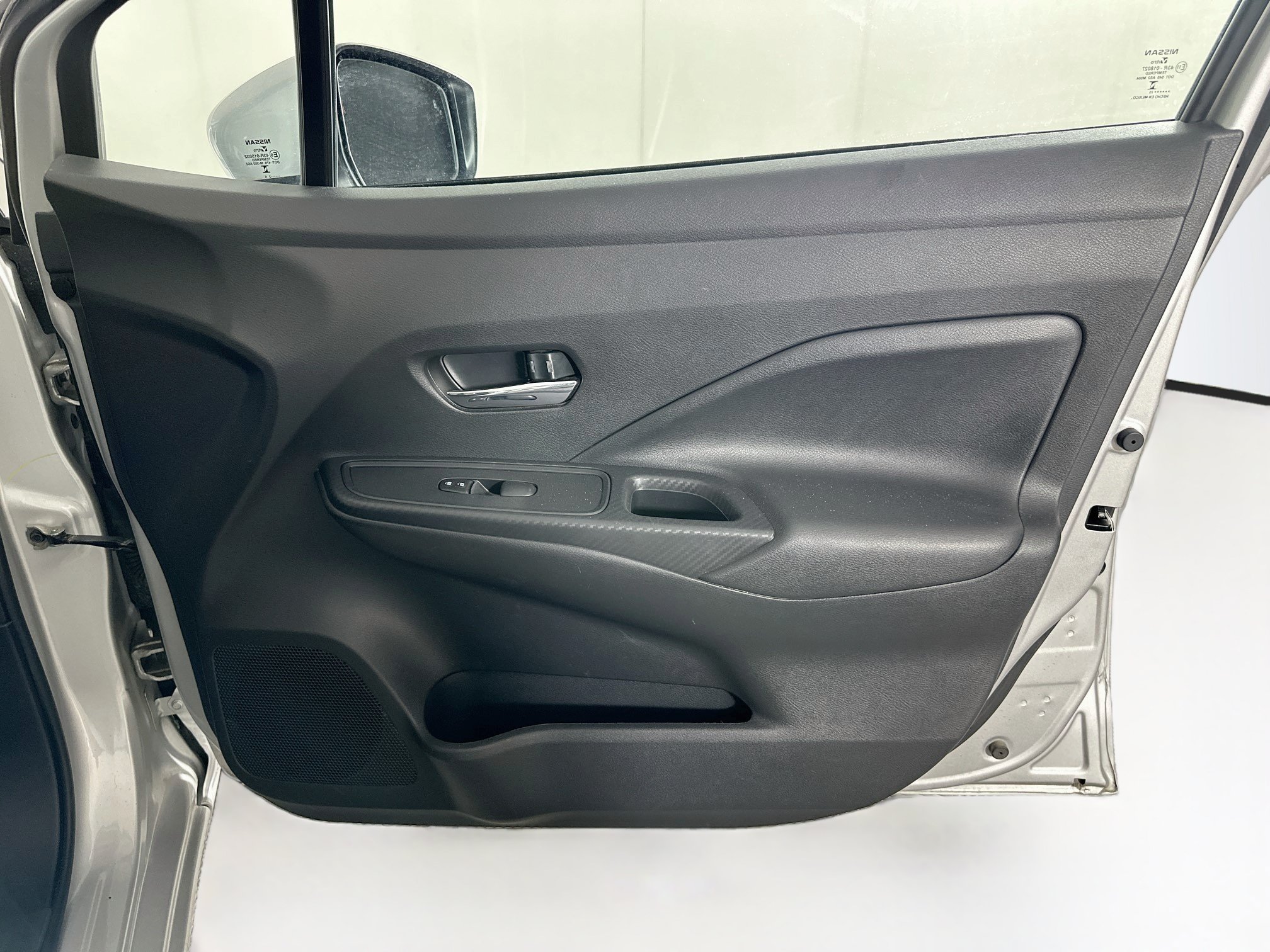 Used 2025 Nissan Versa SV FWD image 29