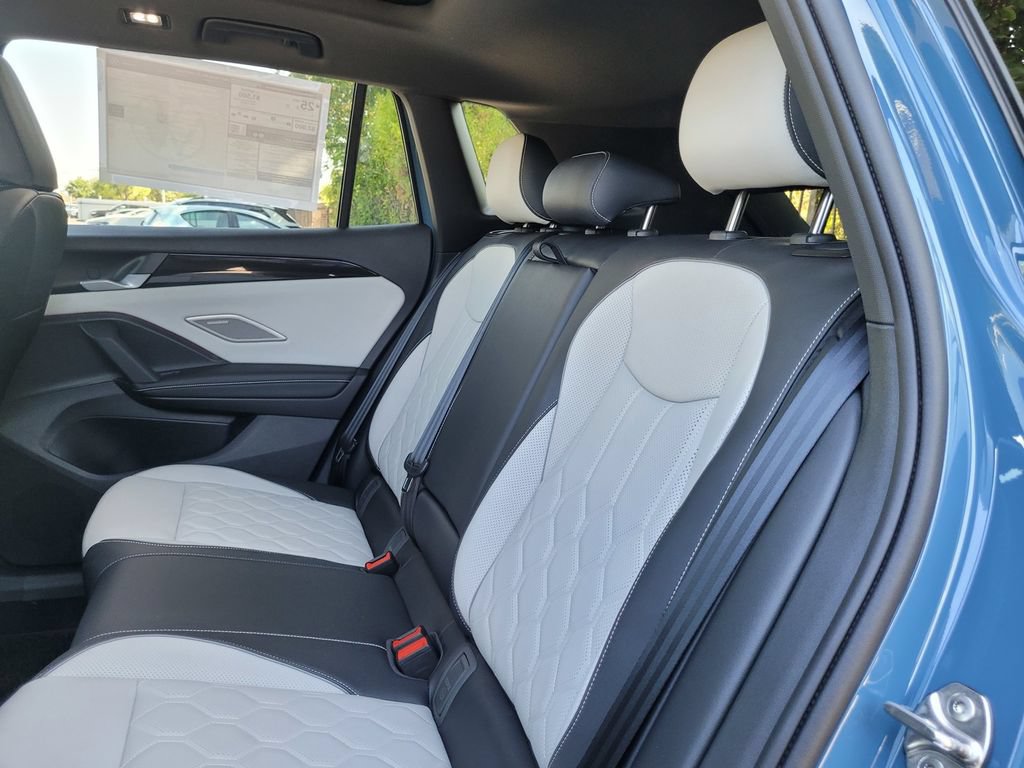 New 2026 Volkswagen Tiguan SEL R-Line AWD/4WD image 13