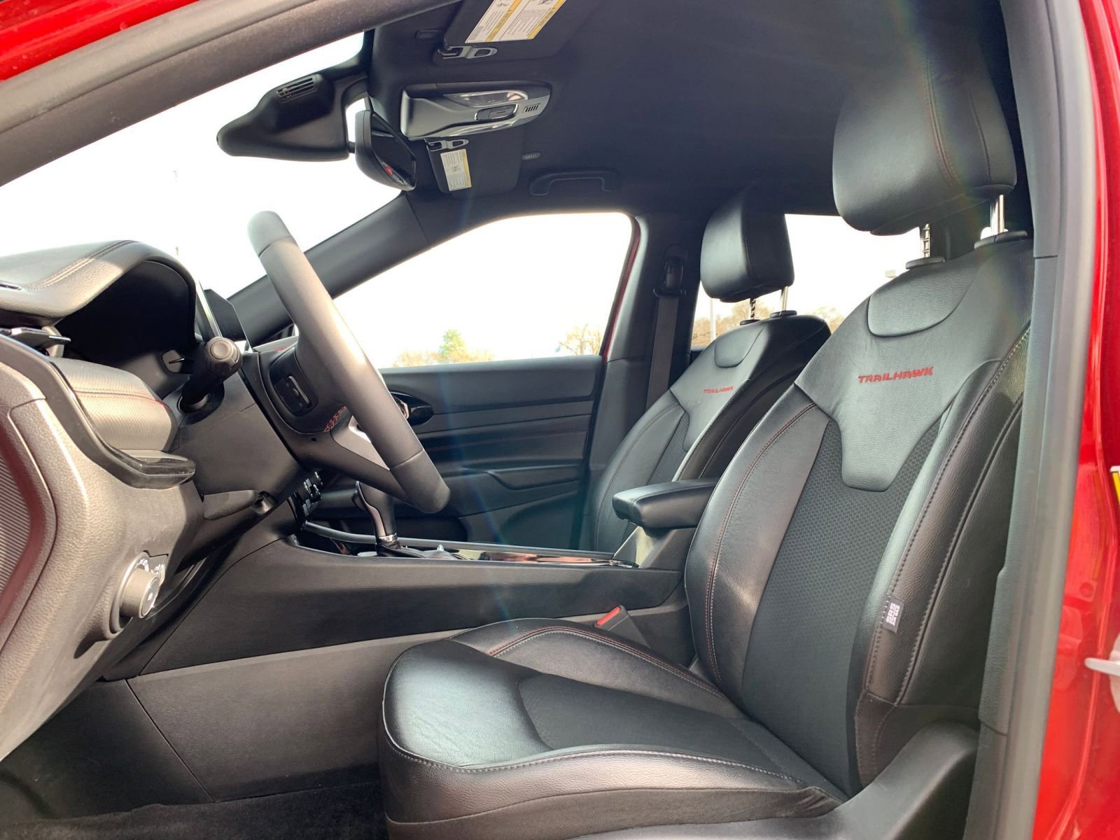 Used 2025 Jeep Compass Trailhawk image 25