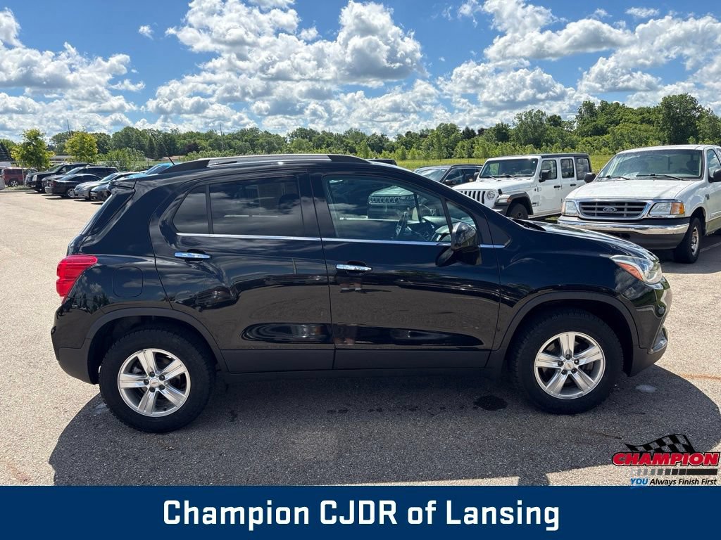 Used 2019 Chevrolet Trax LT w/ LT Convenience Package AWD/4WD image 8