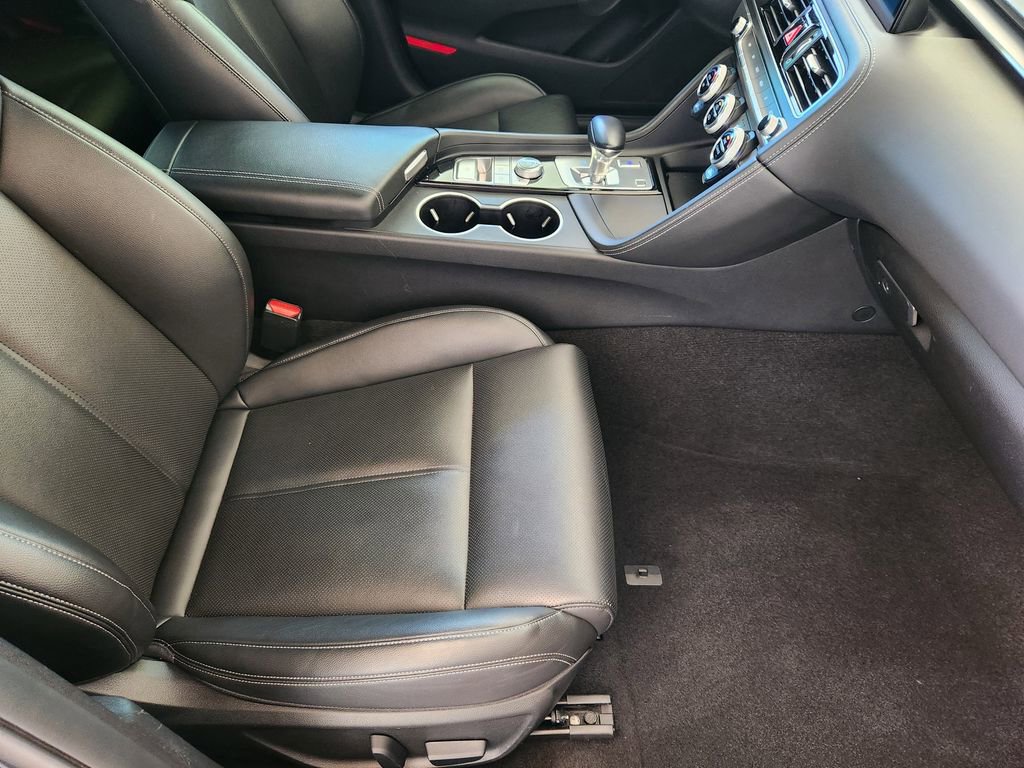 Used 2023 Genesis G70 2.0T RWD image 13