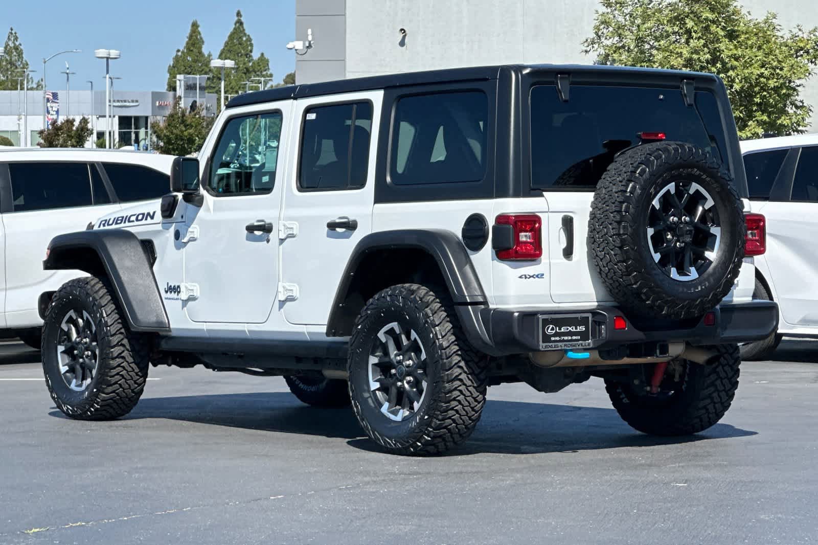 Used 2024 Jeep Wrangler Unlimited Rubicon 4xe AWD/4WD image 7