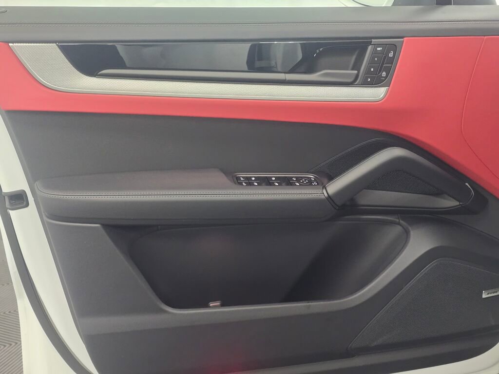 New 2026 Porsche Cayenne Coupe image 24