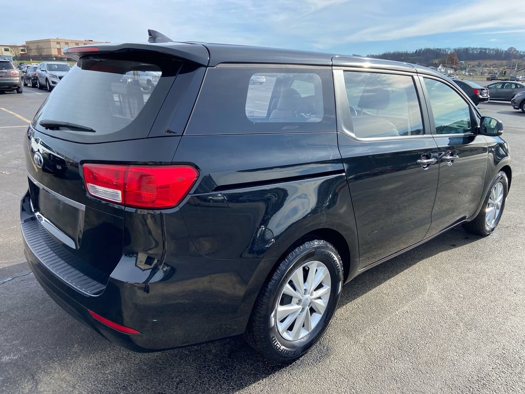 Used 2018 Kia Sedona L image 3