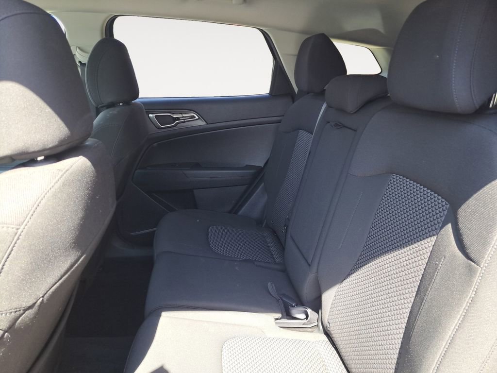 Used 2025 Kia Sportage LX image 14