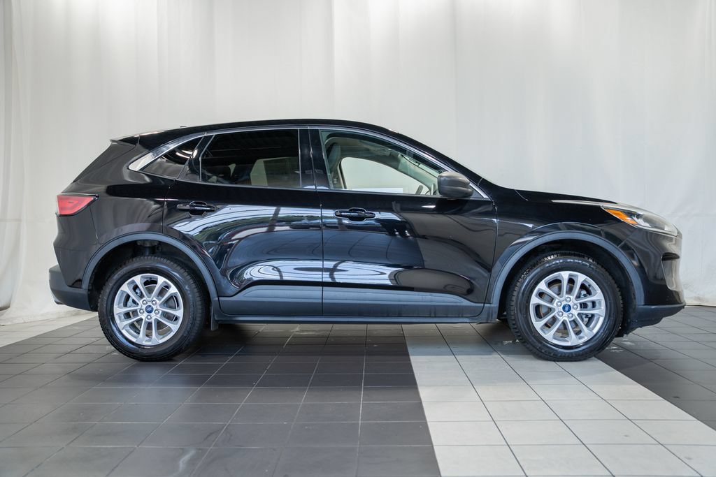 Used 2022 Ford Escape SE AWD/4WD image 3
