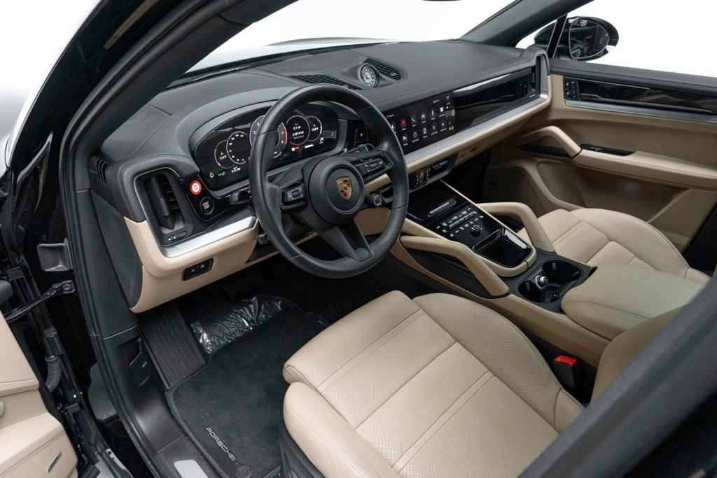 Used 2024 Porsche Cayenne Coupe image 11
