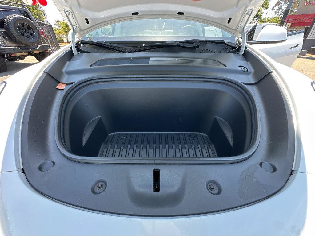 Used 2021 Tesla Model Y Long Range AWD/4WD image 40