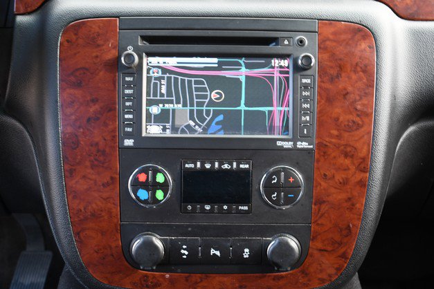 Used 2013 Chevrolet Suburban LTZ image 21