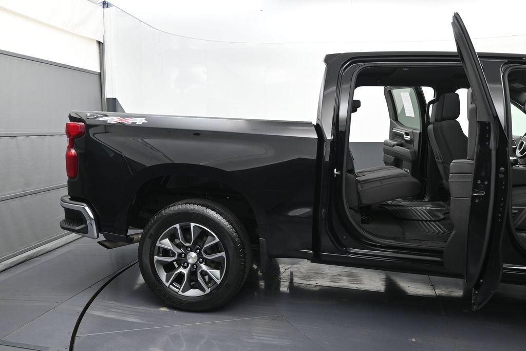 Used 2023 Chevrolet Silverado 1500 LT AWD/4WD image 10
