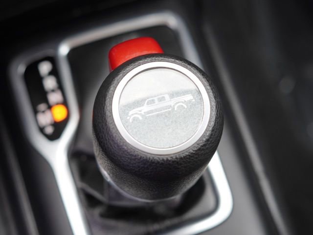 Used 2021 Jeep Gladiator Sport AWD/4WD image 39