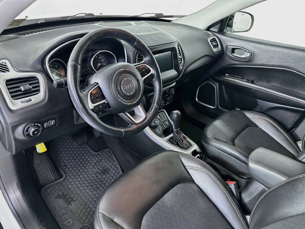 Used 2018 Jeep Compass Latitude w/ Popular Equipment Group AWD/4WD image 30