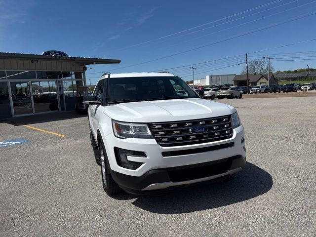 Used 2016 Ford Explorer XLT w/ Equipment Group 201A image 10