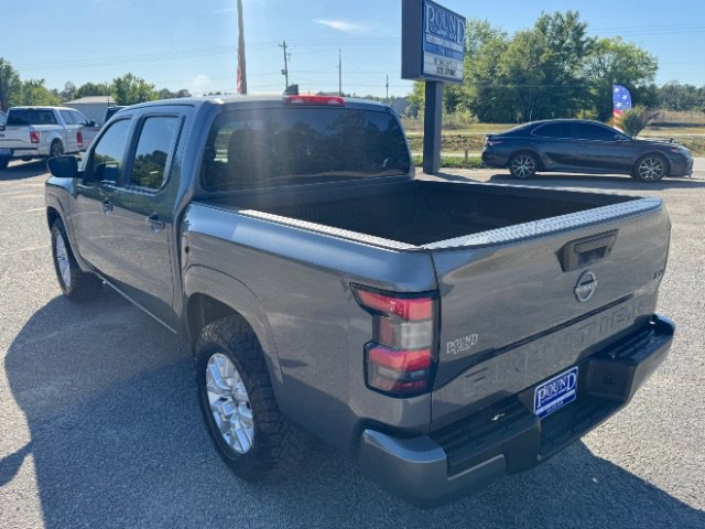 Used 2023 Nissan Frontier SV RWD image 8