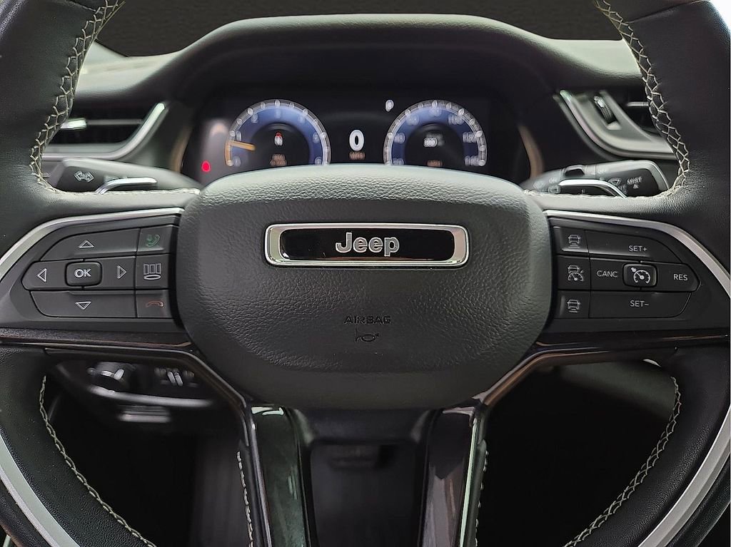 Used 2022 Jeep Grand Cherokee L Laredo AWD/4WD image 19