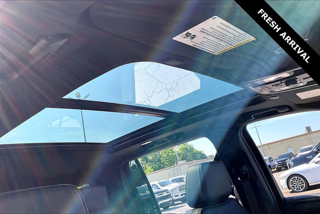Used 2023 GMC Yukon XL Denali AWD/4WD image 28